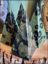 Load image into Gallery viewer, Kambaba Jasper Tetrahedron
