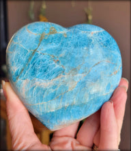 Load image into Gallery viewer, Blue Apatite Puffy Heart

