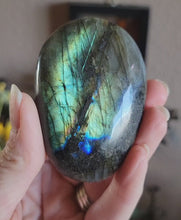 Load and play video in Gallery viewer, Labradorite Palm Stones (Super flashy)
